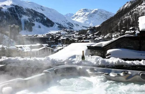 Le Cret Ski Chalet | Chalet La Grande Sassière - 7 room chalet 12 people