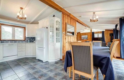 Bowman House | Chalet le cozy!