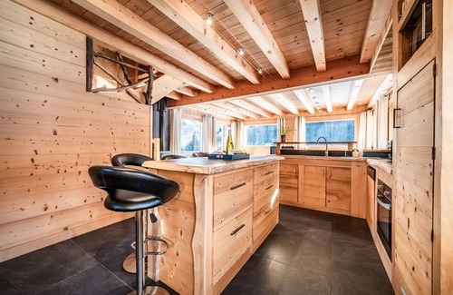 Les Esserts Ski Chalet | Chalet 'Le Mas Devant' with Mountain View, Private Terrace and Wi-Fi
