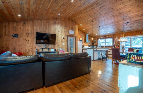 La Conception Ski Chalet | Chalet Le Shack Sur la rouge