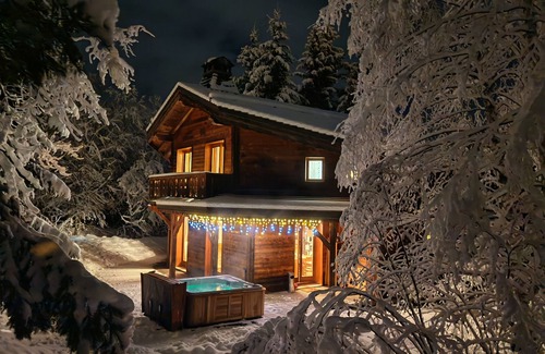La Perriere Ski Chalet | Chalet LEA-Courchevel, La Tania-12 pax./6 Rooms.