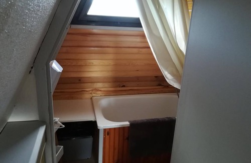 Les Angles Ski Chalet | Chalet 'Les Angles' with Lake View, Private Terrace and Garden