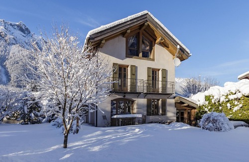 Chamonix-Mont-Blanc Ski Chalet | Chalet Les Tissourds 4*, central, hot tub