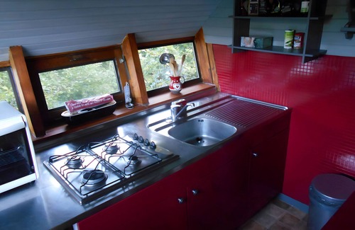Mont-Dore Ski Chalet | Chalet 'Les Sonnailles' with Mountain View, Shared Garden and Wi-Fi