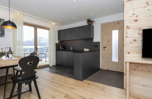 Albions Ski Chalet | Chalet 'Lodge Hauserhof' with Mountain View, Garden & Wi-Fi