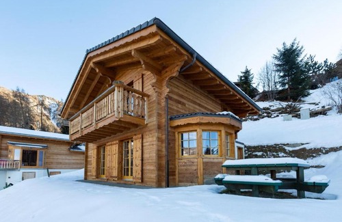 Riddes Ski Chalet | Chalet Lustycru Enjoy the Mountain