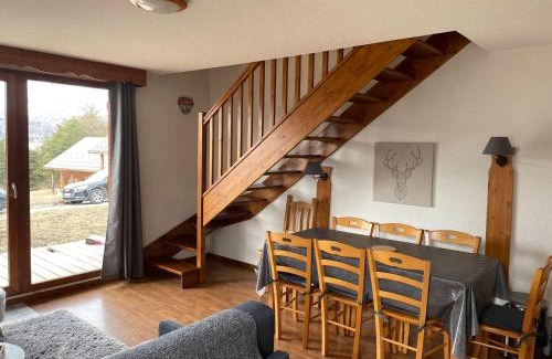 La Joue du Loup Ski Chalet | Chalet mitoyen 3 pièces, 8 pers. avec terrasse et parking à La Joue du Loup - FR-1-504-641