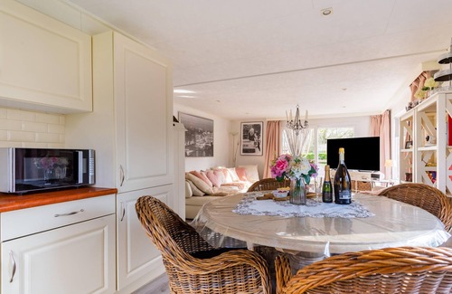 Hoek Ski Chalet | Chalet near De Braakman Nature Reserve