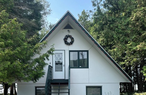 Boyne City Ski Chalet | Chalet on Deer Lake Boyne City, Charlevoix, Petoskey, Fishing, Boating