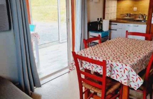 Hasparren Ski Chalet | Chalet 'Ortalon - Hasparren' with Shared Pool, Wi-Fi, and Air Conditioning