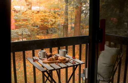 Orford Ski Chalet | Chalet Oslo, Turn Key Amenities + Pet Friendly + Dedicated Workspace with Hi Speed WiF