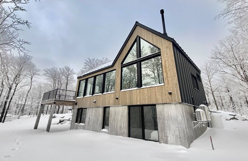 Saint-Etienne-De-Bolto Ski Chalet | Chalet Panoramä-37 avec vue