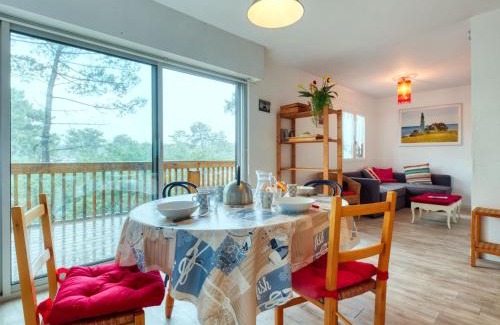 Lacanau-Ocean Ski Chalet | Chalet Picasso by Interhome