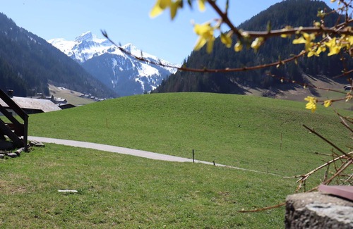 Beaufort Ski Chalet | Chalet récent, calme, 8 pers, exposé sud avec terrasse ensoleillée à Arêches-Beaufort