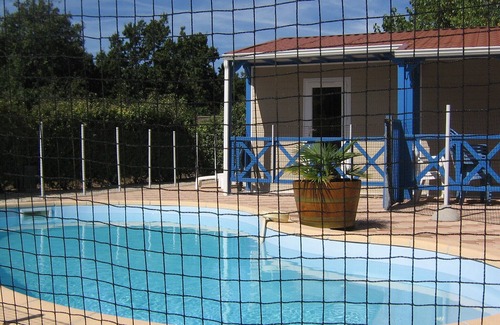 Soulac-sur-Mer Ski Chalet | Chalet sleeps 6, not overlooked - Private pool and 4-person rigid spa