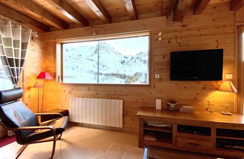 Taninges Ski Chalet | Chalet sleeps 8
