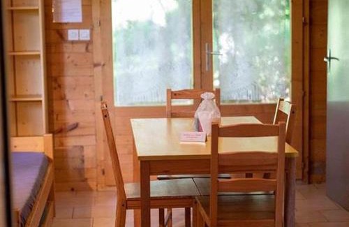 Sauveterre-de-Rouergue Other | Chalet spacieux pour 8 avec terrasse à Sauveterre-de-Rouergue - API-1-52-366