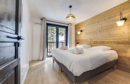 Plagne 1800 Ski Chalet | Chalet Tarentaise - Seven Bedroom Chalet, Sleeps 15