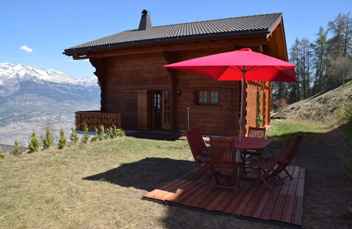Les Mayens-de-Sion Ski Chalet | Chalet Trinitas, Veysonnaz/Les Agettes wifi and Infra red cabin
