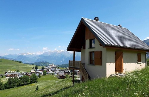 Albiez-le-Vieux Ski Chalet | Chalet, view open, terrace, fireplace or stove, tv, ski locker, 89m², Albiez Montrond