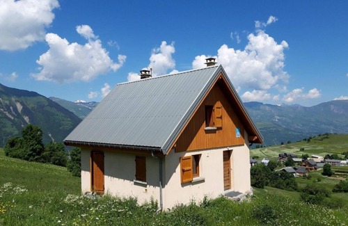 Albiez-le-Vieux Ski Chalet | Chalet, view open, terrace, fireplace or stove, tv, ski locker, 89m², Albiez Montrond