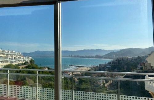Faro de Cullera Apartment | Chalet Villa turística con vistas al mar Breakfast items in the home