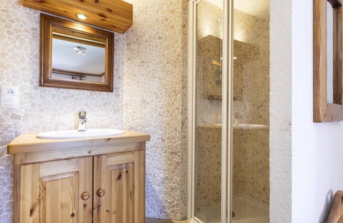 Les Eucherts Ski Chalet | Chalet, wifi, sauna, balcony, fireplace or stove, parking, tv, ski locker, 185m², La Rosière