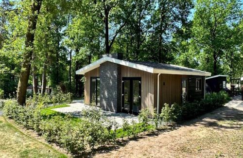 Bosgebied Hoenderloo House | Chalet w Garden & Views, cleaning included