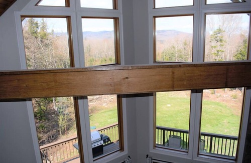 Searsburg Cabin | Chalet with Amazing views+ Hot Tub + privacy