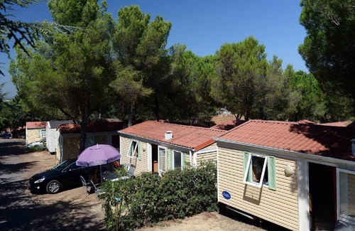 Agde House | Chalet with terrace in wooded area near Agde