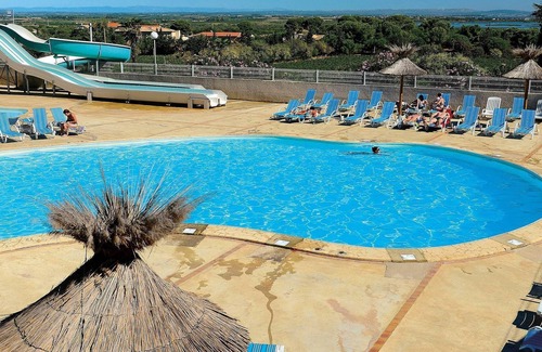 Agde House | Chalet with terrace in wooded area near Agde