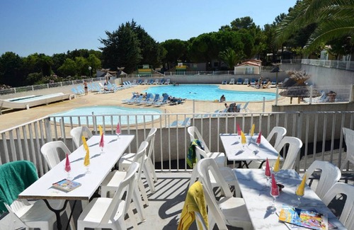 Agde House | Chalet with terrace in wooded area near Agde