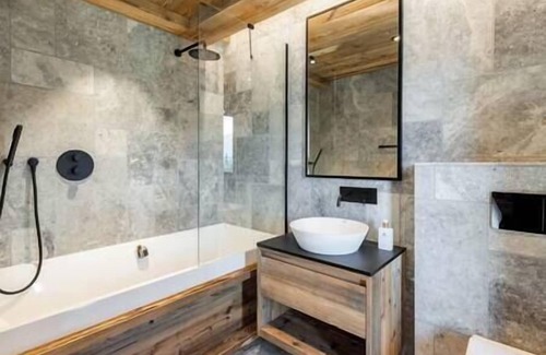 Les Gets Ski Chalet | Chalet with Wonderful views, Swimming Pool with wave machine, Hot Tub, Log Fire