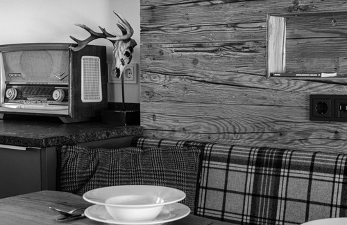 Hochkrimml Ski Chalet | Chalet 'Zillertal Arena 2' with Mountain View, Shared Garden and Wi-Fi