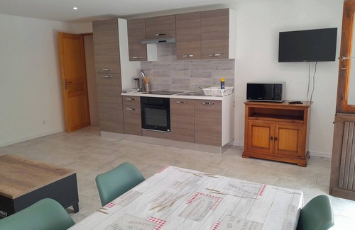 Pellevoisin Villa | Chaleureuse longère-4 chb-jardin- wifi- 3 étoiles