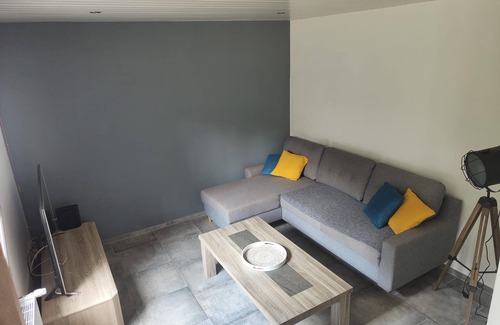 Dieue-sur-Meuse House | Chaleureuse maison avec jardin clôturé - 6 couchages - DIEUE