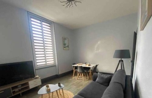 Quartier de France Apartment | Chaleureux et Lumineux F2
