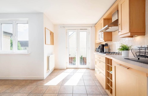 St. Andrews Ski Chalet | Chambers Place (No 10)