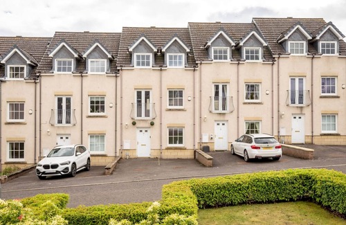 St. Andrews Ski Chalet | Chambers Place (No 10)