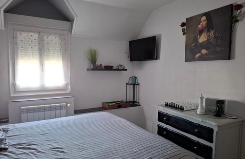 Romorantin-Lanthenay Bed & Breakfast | Chambre avec SDB privative et parking MOTO ou VL
