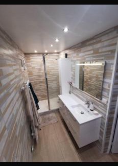 Saint-Just House | Chambre chez nous! Au calme, Montolivet proche métro