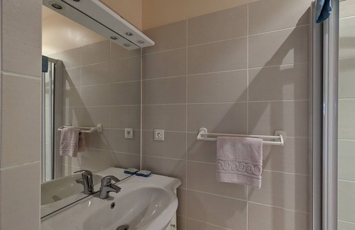 Perassay Bed & Breakfast | Chambre cosy avec accès privé, grand terrain, activités familiales et parking sécurisé en Berry