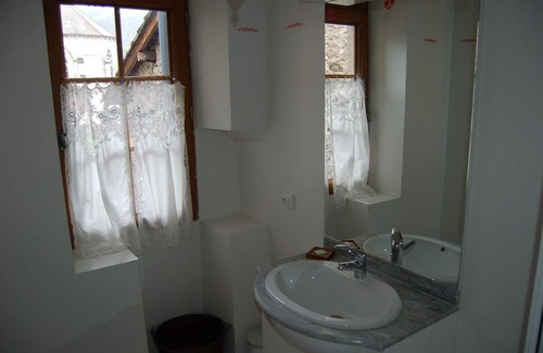 Saint-Antonin Noble Val House | Chambre d'hôtes Bleu Lavande