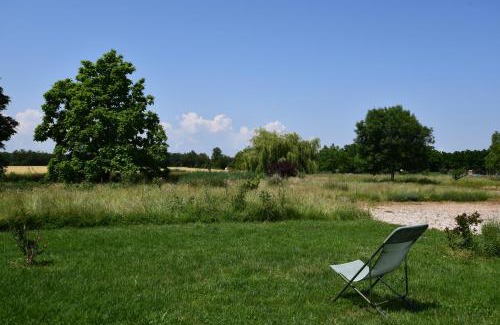 Saint-Nizier-le-Desert Bed & Breakfast | Chambre d'hôte L'Oiseau Blanc