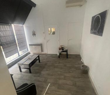 Cambrai Apartment | Chambre d’hôtes jazs