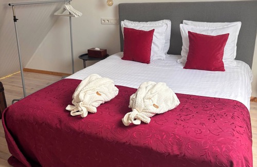 Couture-Saint-Germain Apartment | Chambre d'hôtes, the jewel