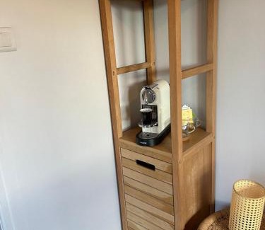 Villeneuve-les-Avignon Apartment | Chambre indépendante Les Chênes