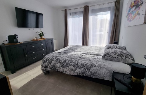 Buzet-sur-Tarn Bed & Breakfast | Chambre "standing" de Charme à la Campagne