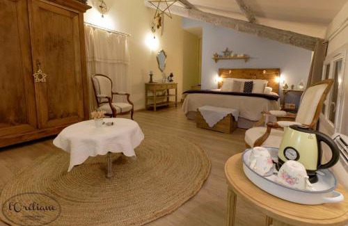 Chateauneuf-de-Gadagne Bed & Breakfast | CHAMBRES D'HÔTES L'Oréliane en Provence Adults Only