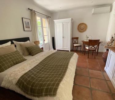 La Cadiere-d'Azur Bed & Breakfast | Chambres et tables d'hôtes , spa et séjour bien être , Le Clos de la Chèvre Sud